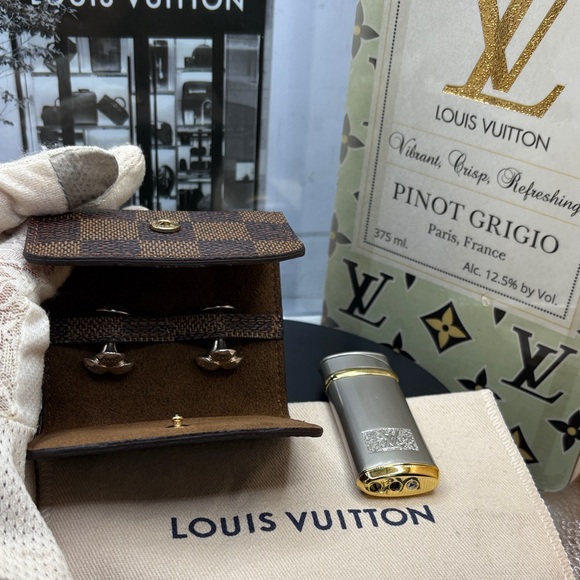 Vuitton Monogram Cigarette Louis Vuitton Cigarette Case With Lighter Auth? 2pc Louis Vuitton Damier Ebene Cuff
